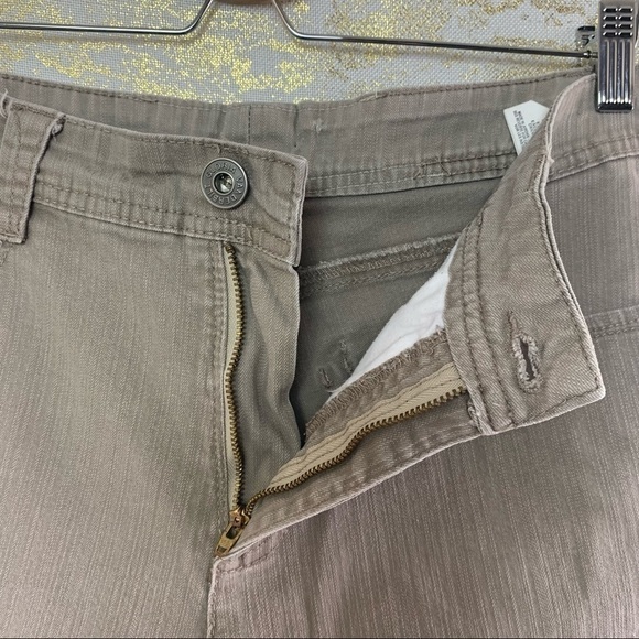 VINTAGE🧚♀️Gloria Vanderbilt Gray Embroidered Women’s Denim Shorts Size 12 - Picture 7 of 13